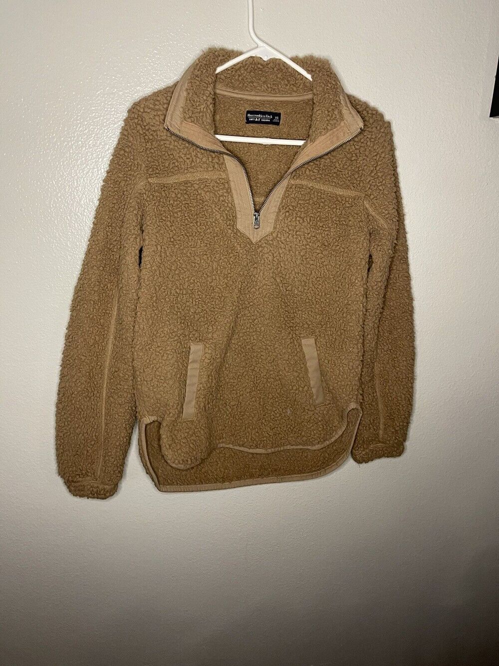 Abercrombie & Fitch Womens Size XS Soft Sherpa Plush 1/4 Zip Pullover Sweater